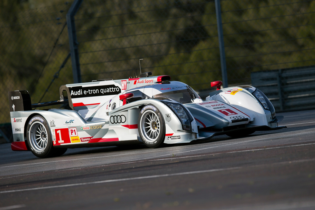 Audi stiller med forlænget R18 på Spa
(Foto: Audi)